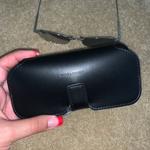 YSL sunglasses 🖤 - Picture 6 of 6